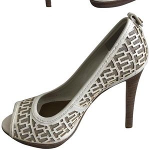 Tory Burch Off White Regan Pumps